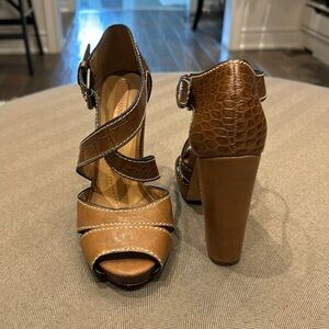 BCBG MaxAzria Beige Leather Sandals size 7.5